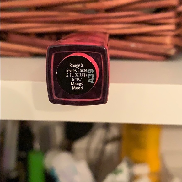 Bobbi Brown Crushed Liquid Lip Gloss Mango Mood! - Picture 3 of 3